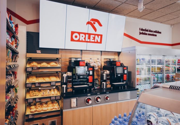 wnętrze pierwszego sklepu detalicznego ORLEN Stop Cafe Praga Thamova w Czechach